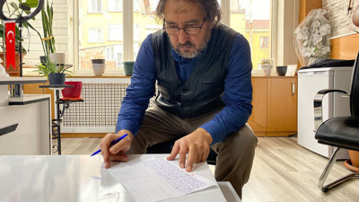 Kaybettiği telefonu için şiir yazdı: "Telefonum kaybolunca adeta elim ayağım bağlandı"