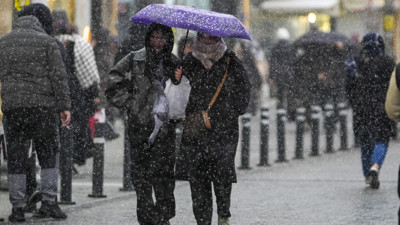 Kar İstanbul'u terk etmeyecek: Meteoroloji&rsquo;den yoğun kar yağışı uyarısı