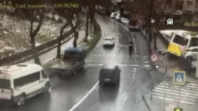 Esenler'de İETT otobüsü kontrolden çıktı, facia kıl payı atlatıldı