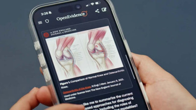 Sağlıkta yapay zeka yarışı kızışıyor: Doktorlara &ouml;zel ChatGPT 'OpenEvidence' piyasa değerini ikiye katladı!