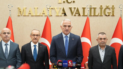 3 yıl sonra ortaya &ccedil;ıktı: Bakan Ersoy Malatya&rsquo;da depremden son anda kurtulmuş