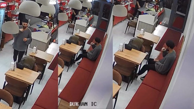 Bedava yemek için şoke eden yöntem! Sakal kılını dürüme koydu, hesabı ödemeden kaçtı