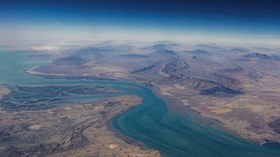 İran: ABD ve İsrail b&uuml;y&uuml;kel&ccedil;ilerini sınır dışı edenlere H&uuml;rm&uuml;z&rsquo;de serbestlik