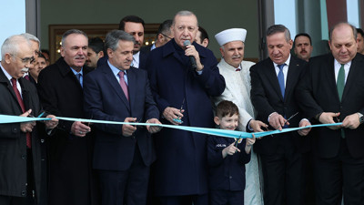 Cumhurbaşkanı Erdoğan: Milli ve manevi kimliğimize sahip çıkmaya devam edeceğiz