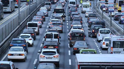 Yola &ccedil;ıkacaklar dikkat! Hız limitleri değişti, cezalar katlandı