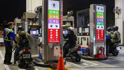 H&uuml;rm&uuml;z'deki tıkanma &Ccedil;in ve Asya i&ccedil;in riski b&uuml;y&uuml;t&uuml;yor