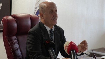 &Uuml;niversite eğitimi 3 yıla mı d&uuml;şecek? Y&Ouml;K Başkanı'ndan dikkat &ccedil;eken a&ccedil;ıklama