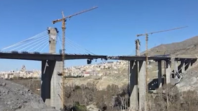 Köprü hedef oldu: ABD saldırısı İran’da sivil altyapıyı vurdu