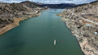 Kuraklığın ortaya &ccedil;ıkardığı k&ouml;y&uuml; yağışlar yuttu: Geriye su &uuml;st&uuml;ndeki minare kaldı