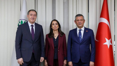 CHP lideri &Ouml;zg&uuml;r &Ouml;zel'den ara se&ccedil;im &ccedil;ağrısı: İlgili irade ortaya &ccedil;ıkmalı