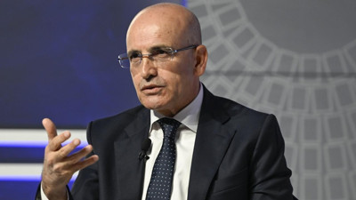 Mehmet Şimşek a&ccedil;ıkladı: Eşel mobil sistemi olmasa mazot ve benzin ka&ccedil; TL olacaktı?