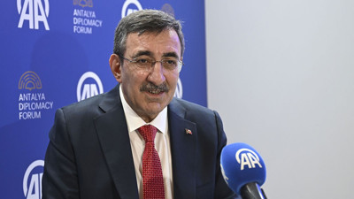 Cumhurbaşkanı Yardımcısı Yılmaz: H&uuml;rm&uuml;z a&ccedil;ıldı ama asıl mesele savaşın sona ermesi