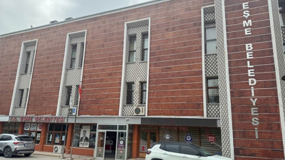 Eşme Belediye Başkanı Tozan ve 2 belediye &ccedil;alışanı "irtikap" soruşturmasında tutuklandı