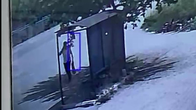 'Kuyumcu soygununa karıştınız' dediler, 2 kilo altını çaldılar