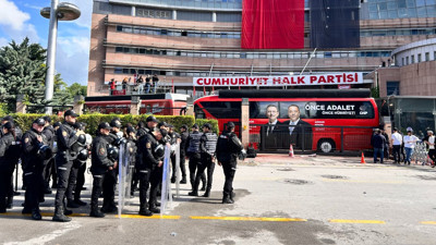CHP Genel Merkezi &ouml;n&uuml;nde tahliye gerginliği