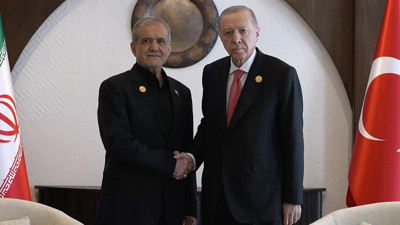 Son dakika: Cumhurbaşkanı Erdoğan Pezeşkiyan ile g&ouml;r&uuml;şt&uuml;