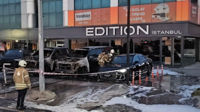 50 milyon TL'lik 4 araç çıkan yangında kül oldu