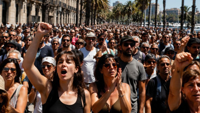 İspanyollar ayaklandı: Turist istiyoruz ama b&ouml;yle değil