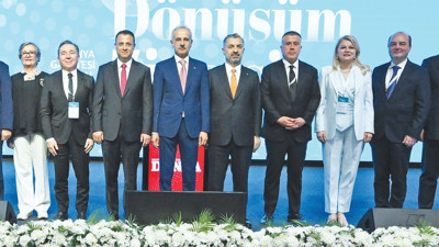 “Türkiye’yi dijital koridorların merkezine yerleştireceğiz”