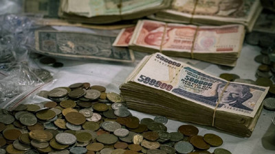 Trilyon dolarlık banknotlardan sıfıra! Bir gecede ortadan kalktılar