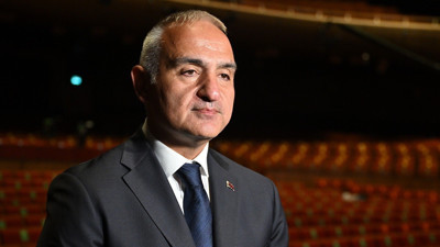 T&uuml;rkiye&rsquo;nin turizm başarısına uluslararası &ouml;d&uuml;l: Bakan Ersoy&rsquo;a WTTC&rsquo;den liderlik &ouml;d&uuml;l&uuml;