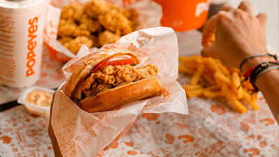 Popeyes'ta kriz b&uuml;y&uuml;yor: Onlarca restoran kapanma tehlikesiyle karşı karşıya