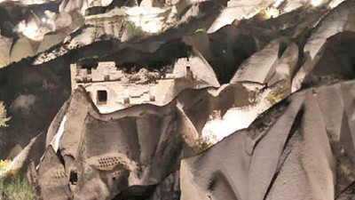 Kapadokya’nın güzelliği gece saatlerine de taşındı