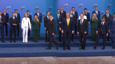 Trump-Meloni gerilimi zirveye taşındı: Göz göze gelmemek için başını çevirdi