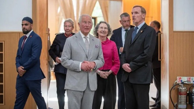 İngiltere Kralı 3. Charles, Cambridge Merkez Camisi'ni ziyaret etti