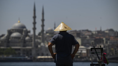 Sıcaklıklar yine zirvede: Termometreler 42 dereceyi g&ouml;recek