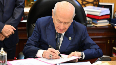 Devlet Bah&ccedil;eli'den 'Ter&ouml;rs&uuml;z T&uuml;rkiye' mesajı: Ahmetler g&ouml;reve, Demirtaş evine d&ouml;nmeli