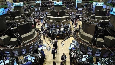 New York borsası karışık seyirle açıldı