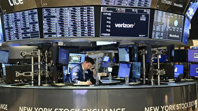 New York borsası karışık seyirle açıldı