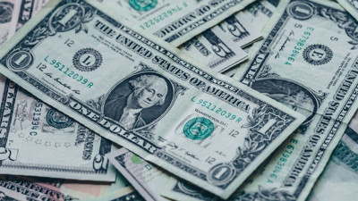 Dolar üç ayın en düşük seviyesine geriledi