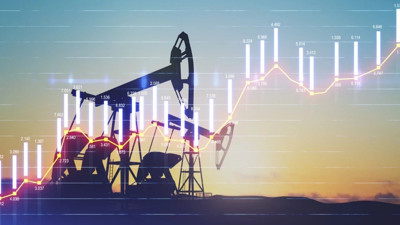H&uuml;rm&uuml;z d&uuml;ğ&uuml;m&uuml; petrol&uuml; ateşledi: İki haftada &ccedil;ift haneli y&uuml;kseliş