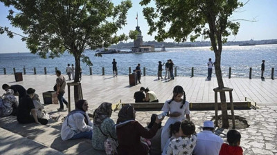 İstanbul sıcaktan bunaldı: Hafta sonu sahillere akın ettiler