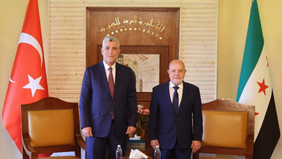 T&uuml;rkiye ile Suriye ticaretinde 10 milyar dolarlık hedef: T&uuml;rk şirketlerine yeniden imar fırsatı