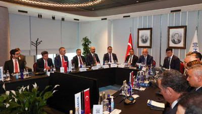 Halkbank yatırımcılarla buluştu