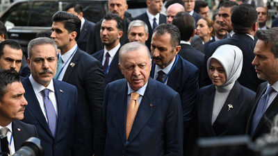Erdoğan: K&ouml;rfez'deki sıkıntıları aşmak i&ccedil;in 8 &uuml;lke bir araya geldik