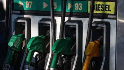 Petrol y&ouml;neticilerinden dizel uyarısı: Y&uuml;ksek fiyat baskısı bir yılı aşabilir