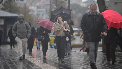 İstanbul i&ccedil;in uyarı &uuml;st&uuml;ne uyarı: Sağanak cuma gecesi şiddetlenecek
