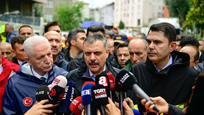 Sel felaketinde can kaybı 4'e y&uuml;kseldi: Kayıp 3 kişi aranıyor