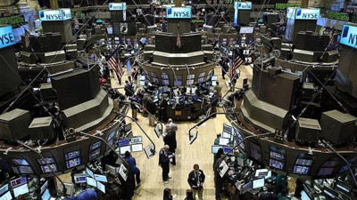 New York borsası karışık seyirle açıldı