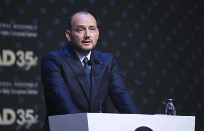 Özdemir: Düzensizlik yeni bir küresel düzenin habercisi