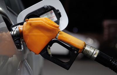 Motorine indirim geldi, gece fiyatlara yansıdı