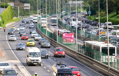 Araç fiyatları tüm segmentlerde yükseldi! Piyasada talep arttı, arz düştü