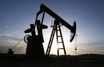 Petrol fiyatları sert düşüş sonrası toparlanmaya çalışıyor