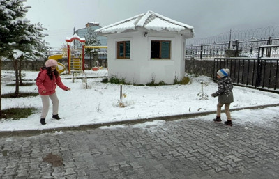 Sarıkamış’a mevsimin ilk karı yağdı: Hava eksi 8 dereceye düştü
