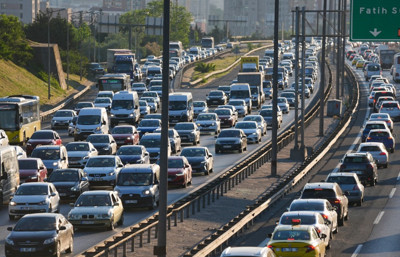 İstanbul’da yağmur trafiği kilitledi: Yoğunluk yüzde 80