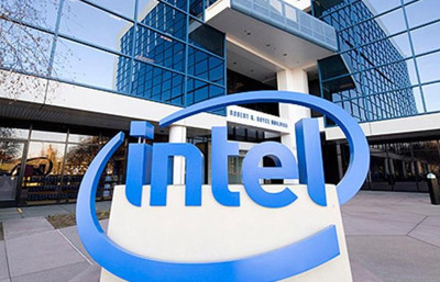 Intel'in geliri üçüncü çeyrekte arttı